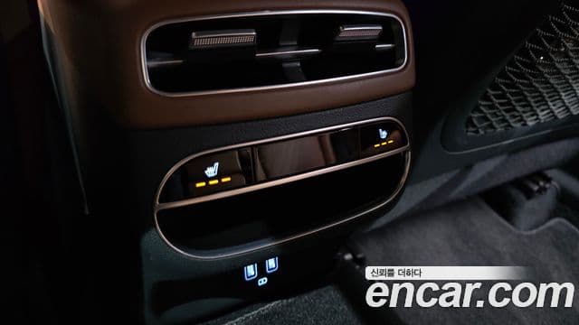 Genesis GV70 2022 — Şəkil 19/20
