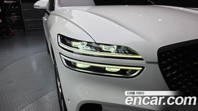Genesis GV70 2022 — Photo 23/31