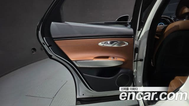 Genesis GV70 2022 — Photo 31/31