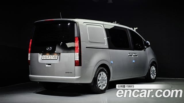 Hyundai Staria 2022 — Фото 2/20