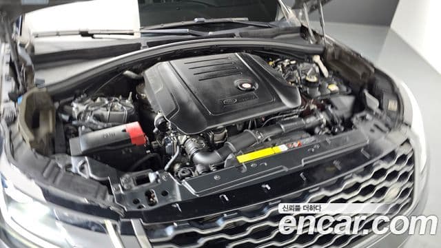 Land Rover Range Rover Velar 2018 — ფოტო 6/20