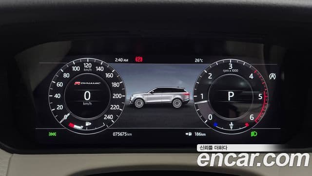 Land Rover Range Rover Velar 2018 — ფოტო 8/20