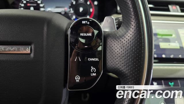 Land Rover Range Rover Velar 2018 — ფოტო 16/20