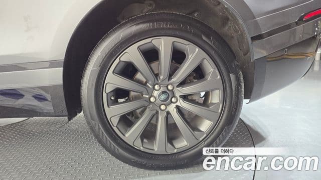 Land Rover Range Rover Velar 2018 — Photo 28/31