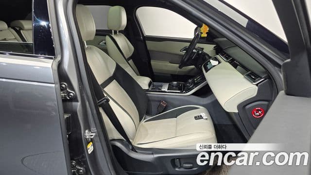 Land Rover Range Rover Velar 2018 — Photo 24/31