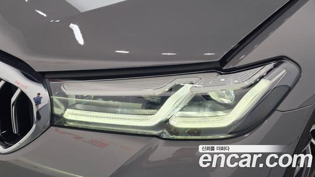 BMW 5 Series 2022 — Photo 32/36