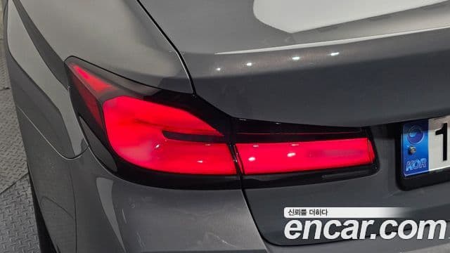BMW 5 Series 2022 — Photo 22/36