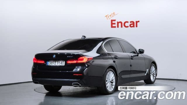 BMW 5 Series 2022 — ფოტო 2/20