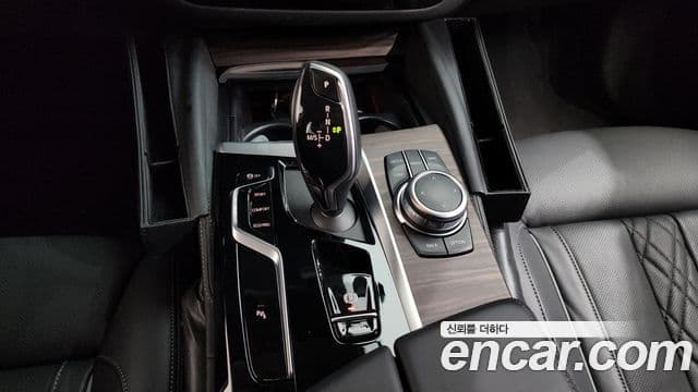 BMW 5 Series 2022 — ფოტო 9/20