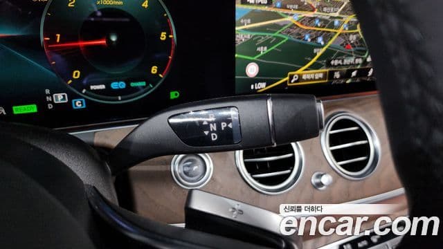 Mercedes-Benz E-Class 2023 — ფოტო 9/20