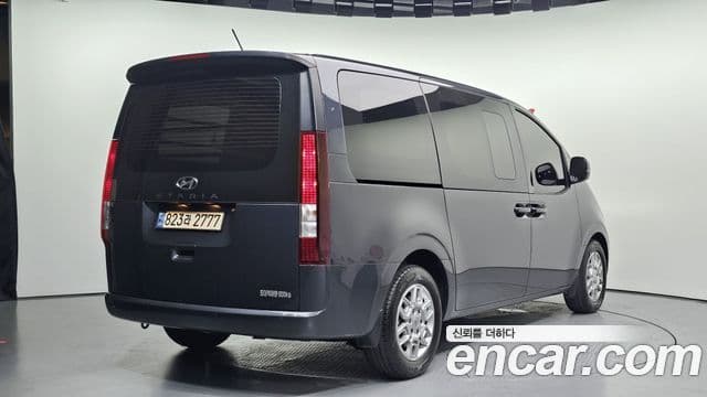 Hyundai Staria 2022 — ფოტო 2/20