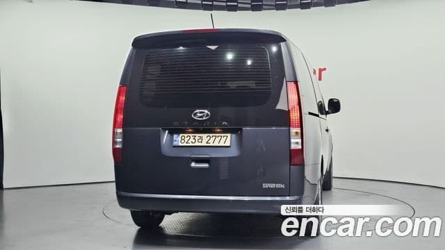 Hyundai Staria 2022 — ფოტო 4/20