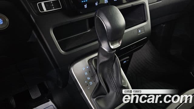 Hyundai Staria 2022 — ფოტო 9/20