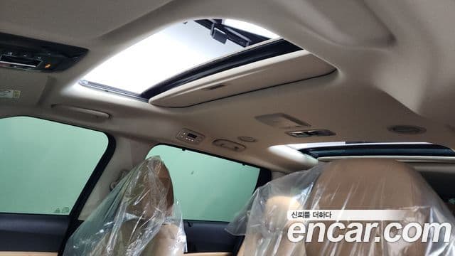 Kia Carnival 2022 — Фото 18/20