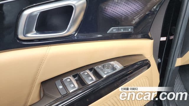 Kia Carnival 2022 — ფოტო 27/38