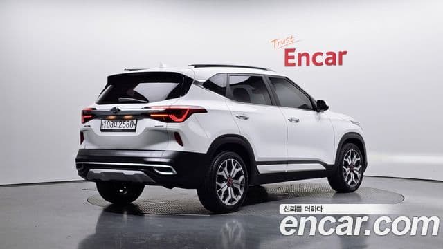 Kia Seltos 2020 — ფოტო 2/20
