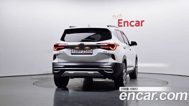 Kia Seltos 2020 — ფოტო 4/20