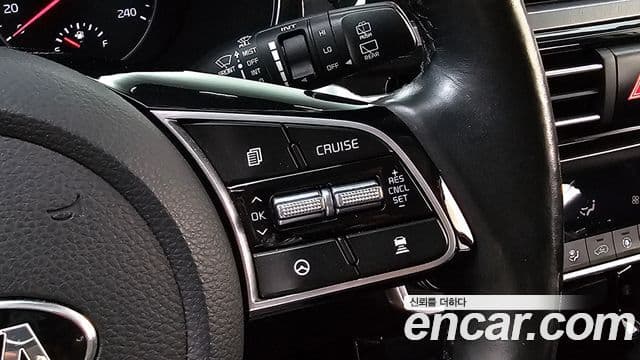 Kia Seltos 2020 — ფოტო 17/20