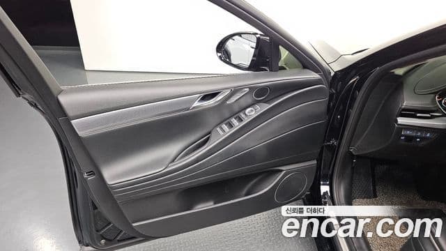 Genesis G80 2023 — Photo 13/34