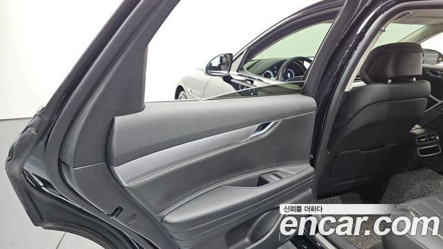 Genesis G80 2023 — Photo 21/34