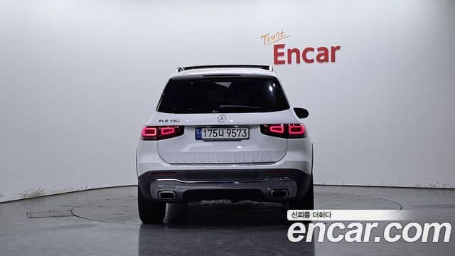 Mercedes-Benz GLB-Class 2021 — ფოტო 4/20