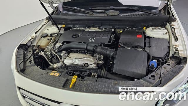 Mercedes-Benz GLB-Class 2021 — ფოტო 6/20