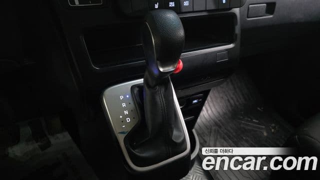 Hyundai Staria 2022 — Şəkil 9/20