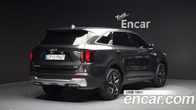 Kia Sorento 2023 — Фото 2/20