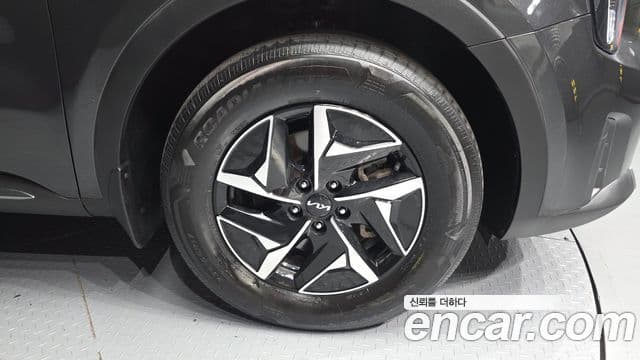 Kia Sorento 2023 — Фото 5/20