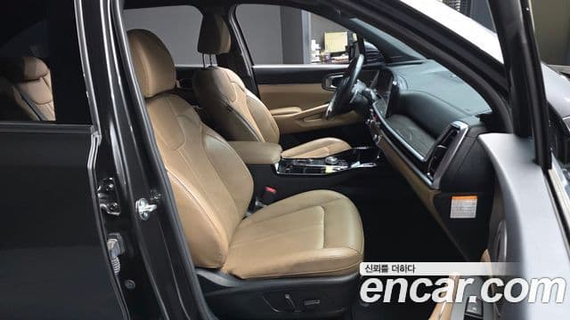 Kia Sorento 2023 — Фото 11/20