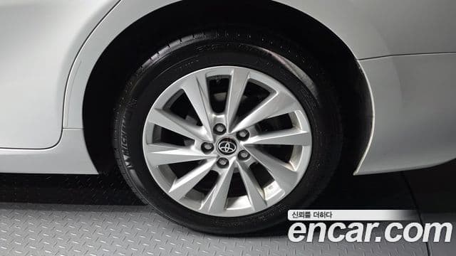 Toyota Camry 2024 — Şəkil 23/30