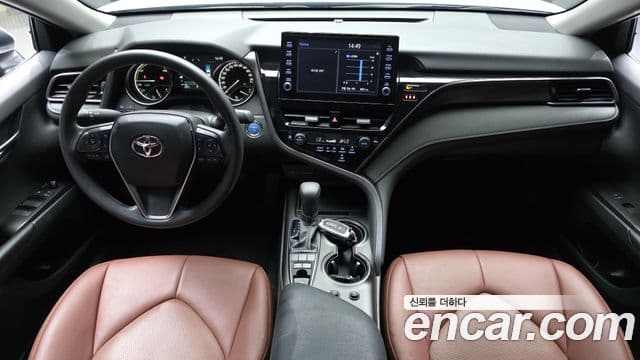 Toyota Camry 2024 — Şəkil 27/30