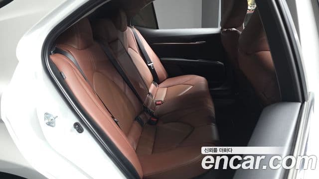 Toyota Camry 2024 — Şəkil 9/30