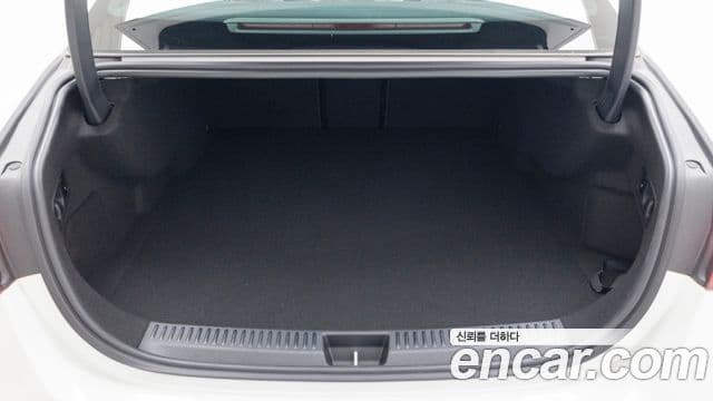Mercedes-Benz E-Class 2025 — Фото 10/20