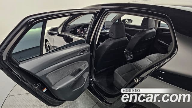 Volkswagen Golf 2025 — ფოტო 19/20