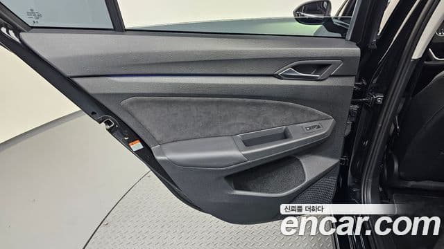 Volkswagen Golf 2025 — Photo 3/34