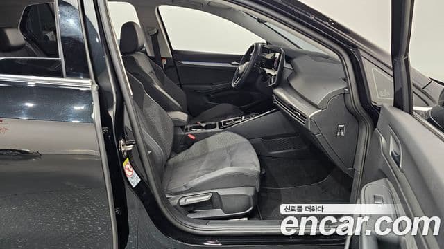Volkswagen Golf 2025 — Photo 15/34