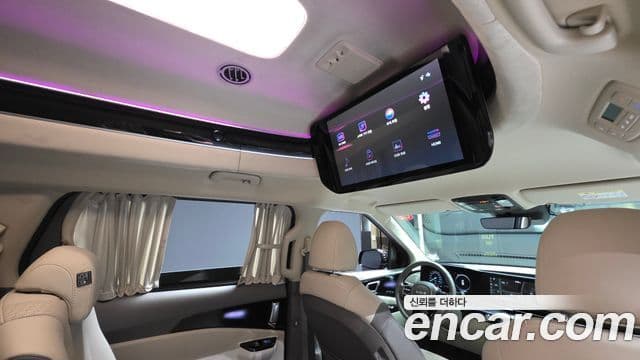 Kia Carnival 2022 — Şəkil 17/20