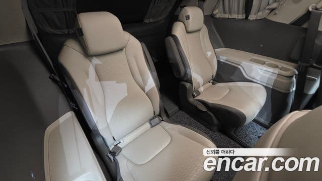 Kia Carnival 2022 — Şəkil 19/20