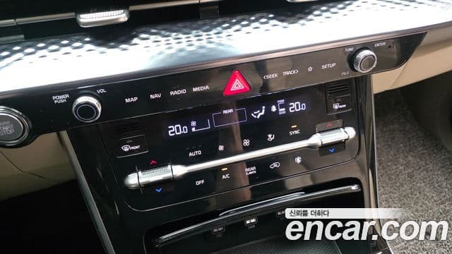 Kia Carnival 2022 — Photo 9/34