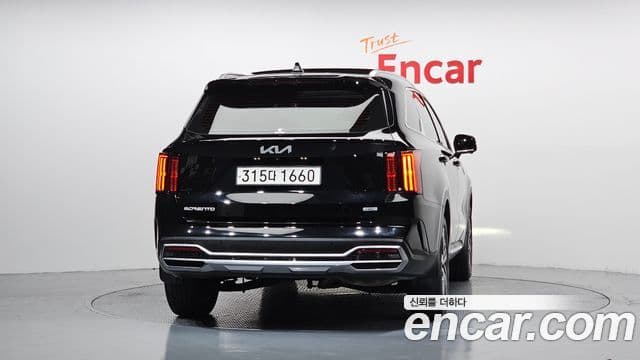 Kia Sorento 2022 — Фото 3/20