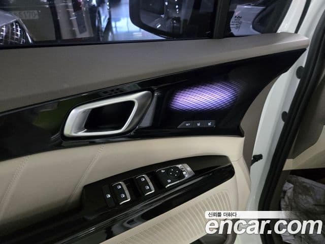 Kia Carnival 2023 — Фото 11/19