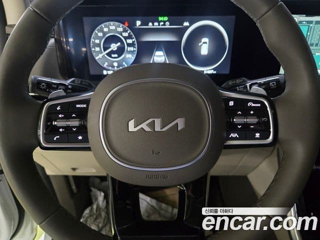 Kia Carnival 2023 — Фото 15/19