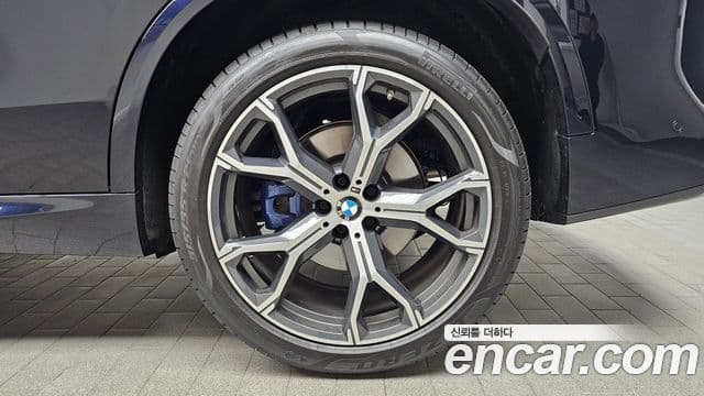 BMW X5 2025 — Photo 9/32