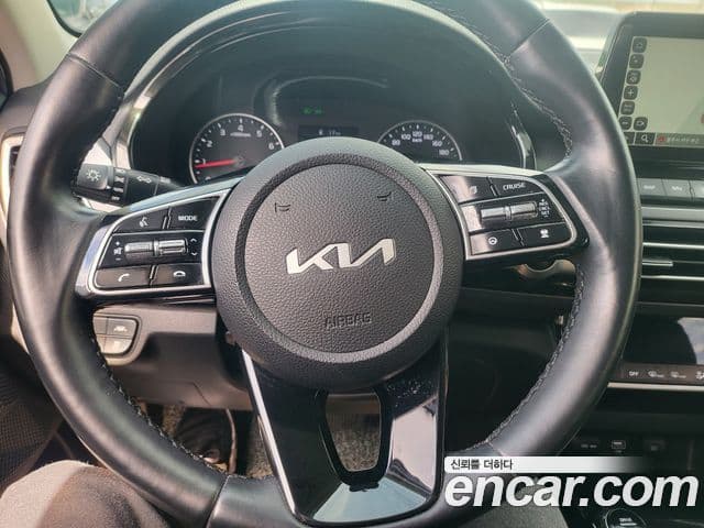 Kia Seltos 2021 — Şəkil 15/17