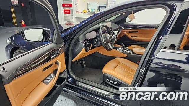 BMW 5 Series 2022 — Şəkil 10/20