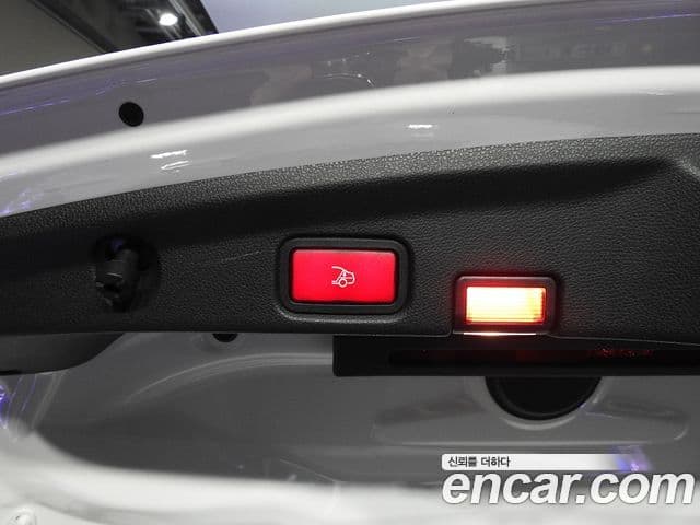 Mercedes-Benz E-Class 2018 — Şəkil 17/20
