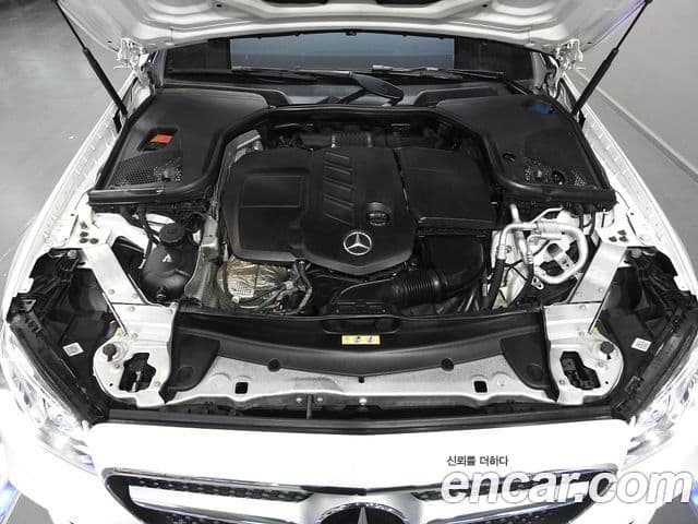 Mercedes-Benz E-Class 2018 — Şəkil 18/20