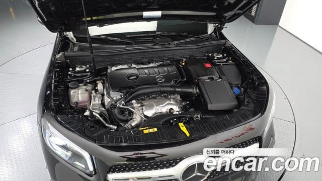 Mercedes-Benz GLB-Class 2023 — ფოტო 6/20