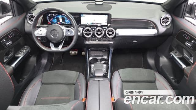 Mercedes-Benz GLB-Class 2023 — ფოტო 7/20